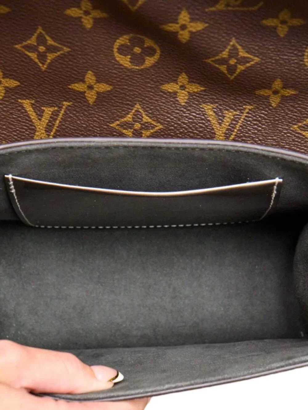 Louis Vuitton Wynwood Monogram Vernis Metallic Taupe